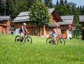 Radfahrer bei der Hagan Lodge im Sommer