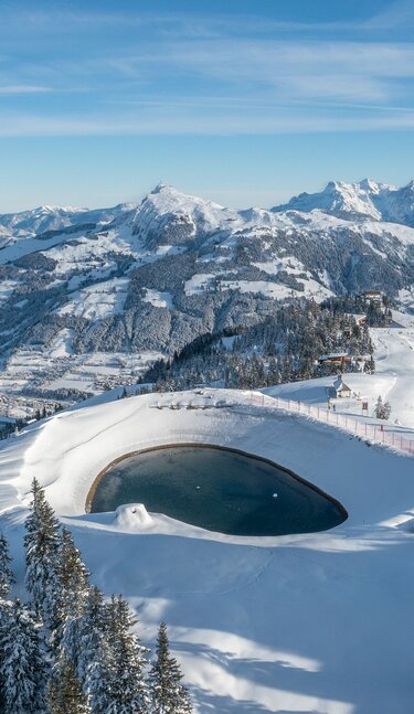 Bergsee im Winter in Kirchberg in Tirol